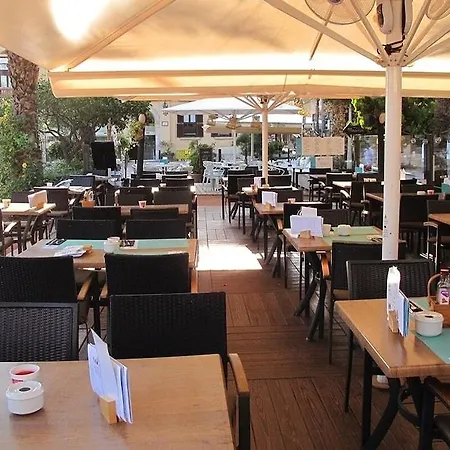 Ξενοδοχείο Miramar 4*