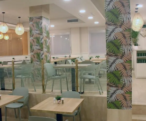 酒店 Miramar 滨海略雷特